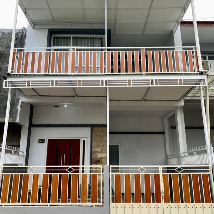 Kayz Villa Batu Dengan Kolam Renang Pribadi 外观 照片